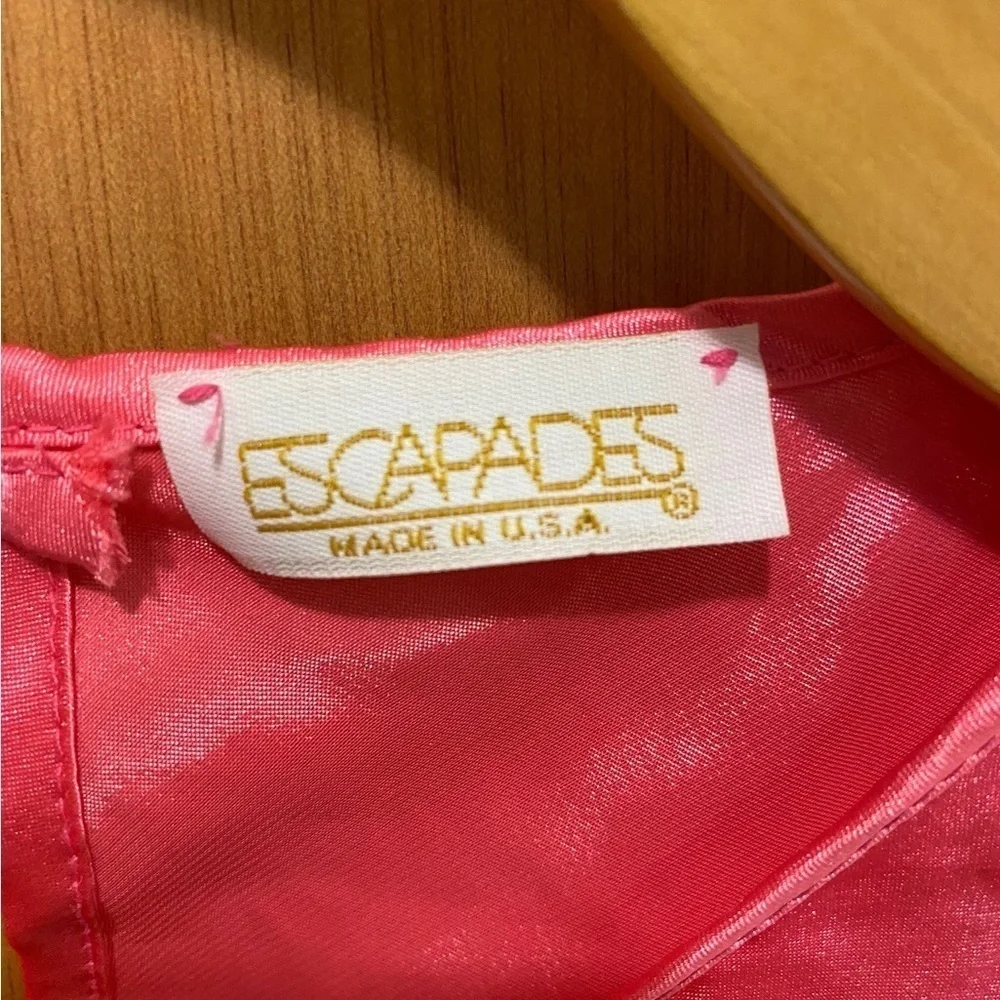 ESCAPEDE woman sleep